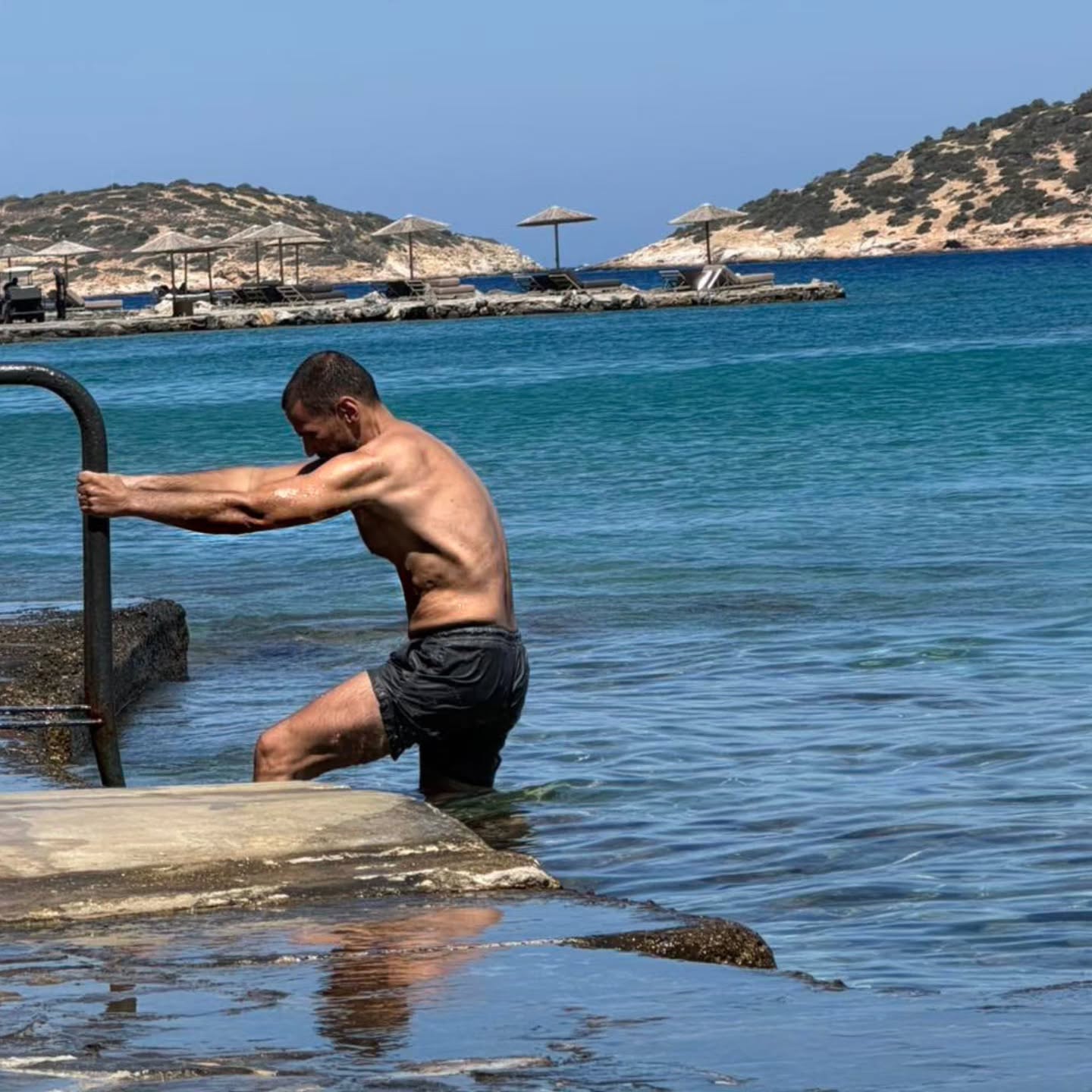 Κώστας Τσουρός: Επιστροφή στο Instagram με «άρωμα» καλοκαιριού έπειτα από 3 μήνες (φωτογραφίες) 11 Κώστας Τσουρός