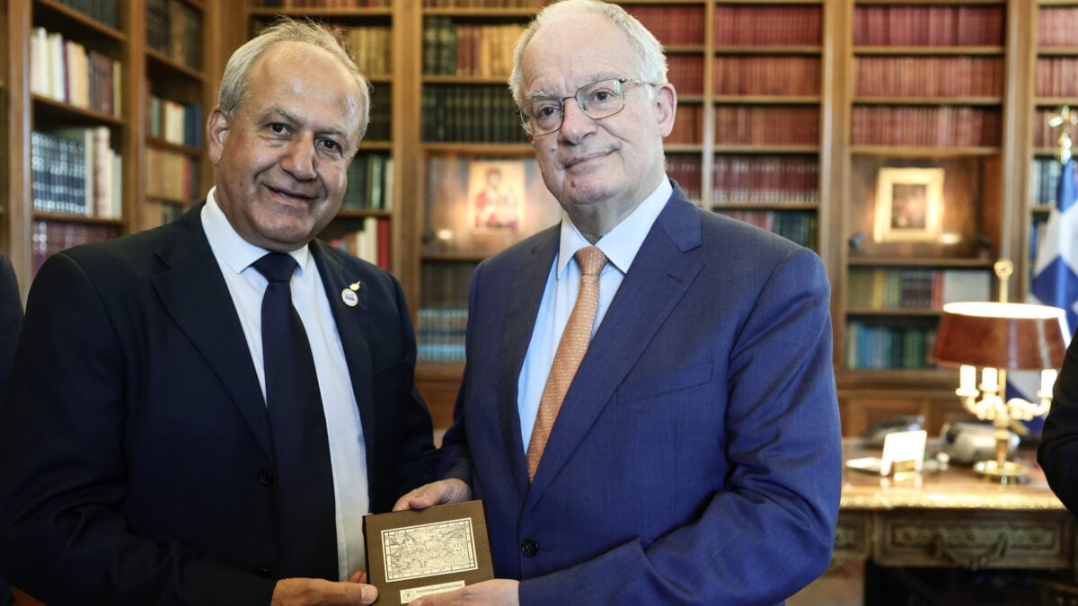 Κωνσταντίνος Τασούλας συναντήθηκε με αντιπροσωπεία της Επιτροπής Κατεχομένων Κοινοτήτων Κύπρου 3 Κωνσταντίνος Τασούλας συναντήθηκε με αντιπροσωπεία της Επιτροπής Κατεχομένων Κοινοτήτων Κύπρου