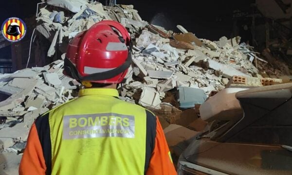 Βαλένθια: Πολυκατοικία κατέρρευσε δύο λεπτά μετά την εκκένωσή της – βίντεο