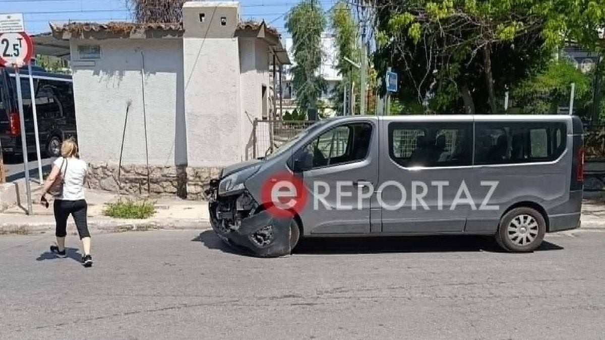 Τροχαίο στον Ταύρο: Βαν του GNTM συγκρούστηκε με τρίκυκλο, στο νοσοκομείο ηλικιωμένος οδηγός 2 Τροχαίο στον Ταύρο: Βαν του GNTM συγκρούστηκε με τρίκυκλο, στο νοσοκομείο ηλικιωμένος οδηγός