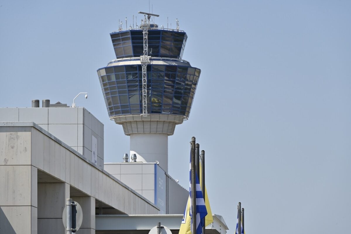 Συναγερμός σε πτήση Αθήνα – Πάρος: Αναγκαστική προσγείωση στο «Ελευθέριος Βενιζέλος» λόγω ένδειξης φωτιάς