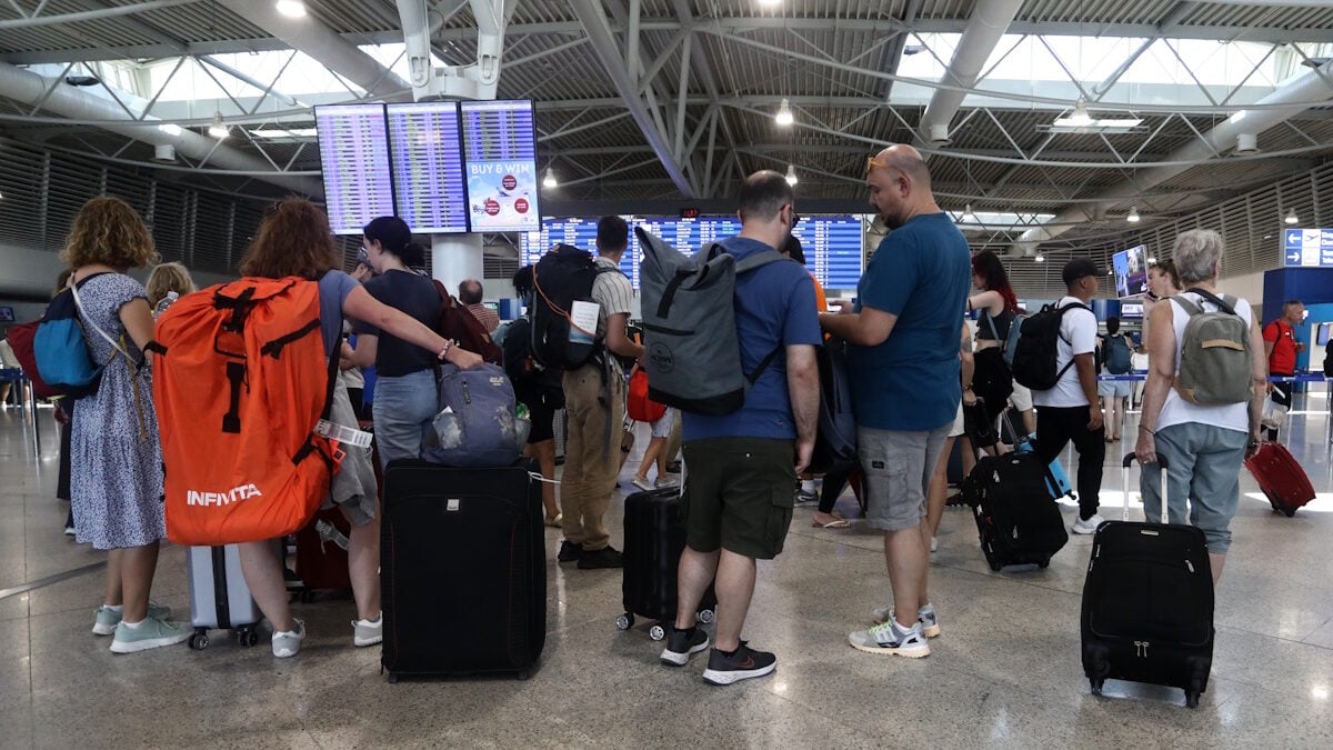 Η Ένωση Ελεγκτών Εναέριας Κυκλοφορίας: Η αύξηση στις πτήσεις, με μειωμένο προσωπικό και απαρχαιωμένο εξοπλισμό, μπλοκάρουν τα αεροδρόμια 1 Η Ένωση Ελεγκτών Εναέριας Κυκλοφορίας: Η αύξηση στις πτήσεις, με μειωμένο προσωπικό και απαρχαιωμένο εξοπλισμό, μπλοκάρουν τα αεροδρόμια