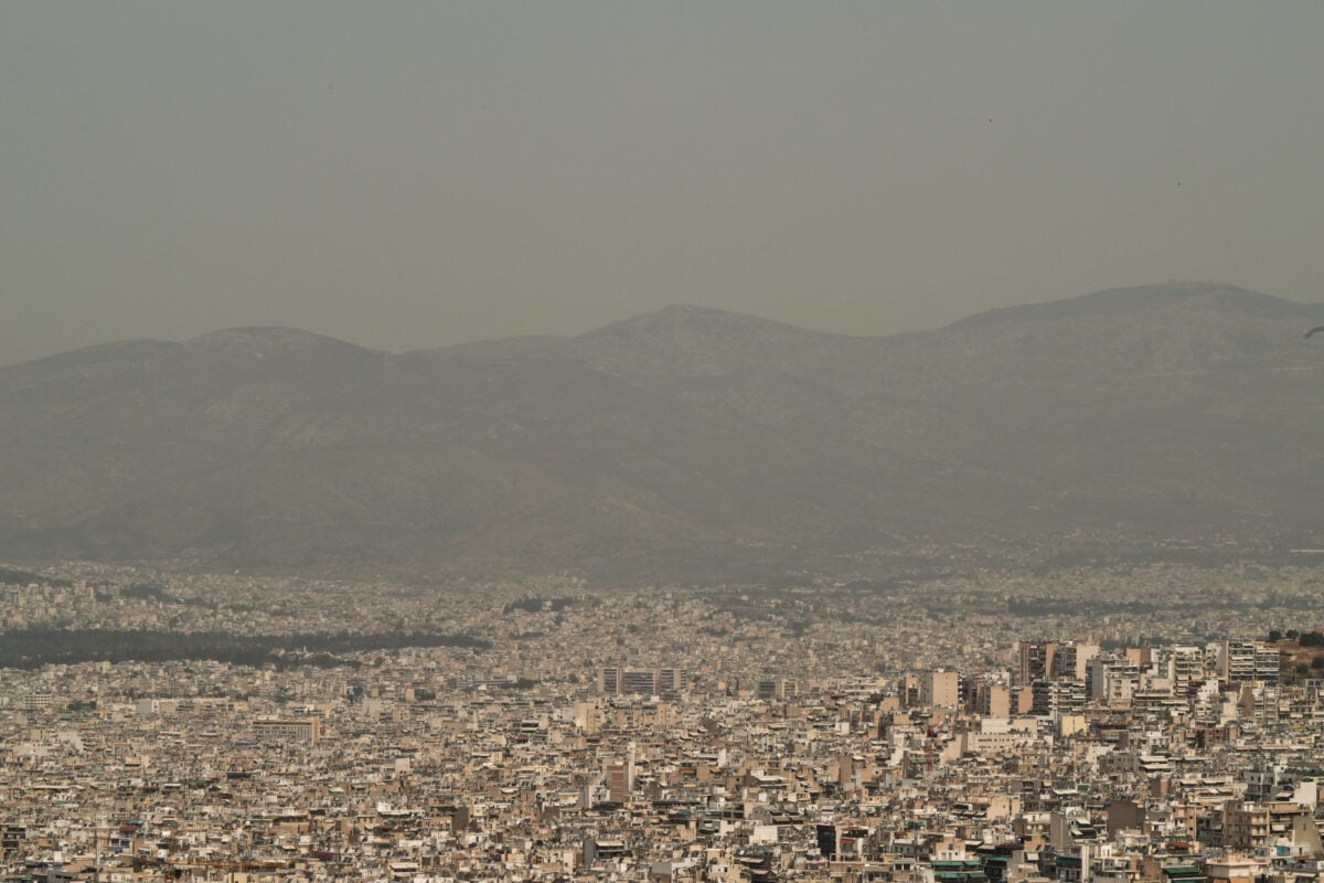 Καιρός: Ισχυροί άνεμοι, αφρικανική σκόνη και θερμοκρασία στους 38 βαθμούς Κελσίου – Πρόγνωση επόμενων ημερών