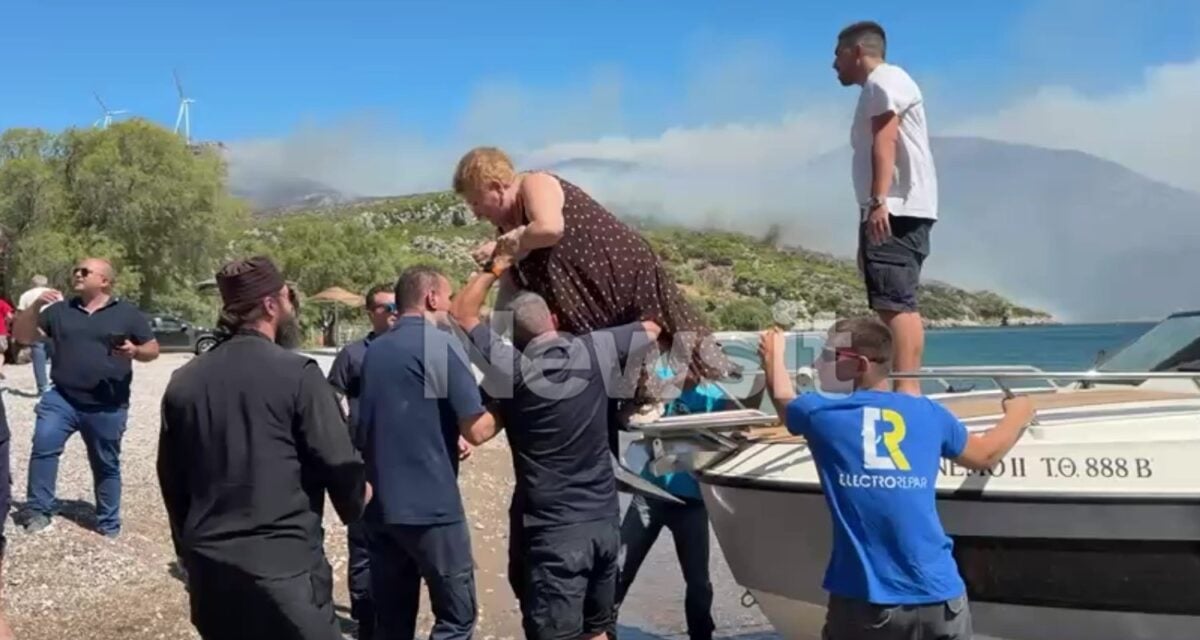 Φωτιά στη Βοιωτία: Εικόνες από την εκκένωση στον Άγιο Βασίλειο, έχουν απομακρυνθεί πάνω από 200 άτομα