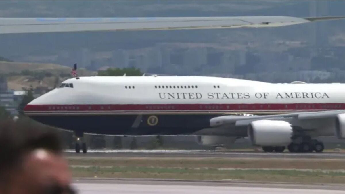 Τραμπ στην Τουρκία και το νέο Air Force One – Τον υποδέχθηκε ο Ερντογάν 1 Τραμπ στην Τουρκία και το νέο Air Force One – Τον υποδέχθηκε ο Ερντογάν