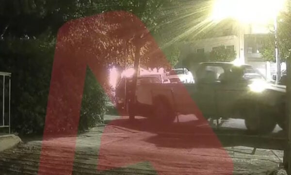 Γαλάτσι: Βίντεο με νεαρούς που κλέβουν αγροτικό – Προσπαθούσαν επί μισή ώρα, έφεραν νέα μπαταρία και εξαφανίστηκαν με το όχημα