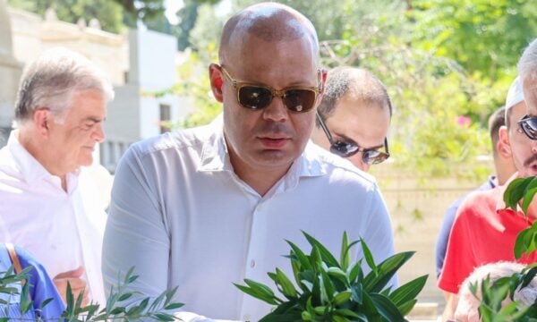 Αλίκη Βουγιουκλάκη: Ο ανιψιός της Αιμίλιος για τα 30 χρόνια από τον θάνατό της – Η ανάρτηση από το μνημόσυνο