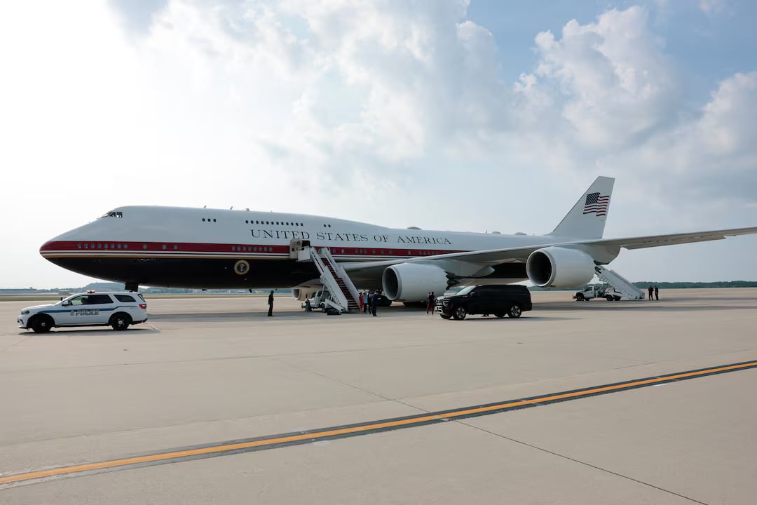 Τραμπ: Παρθενική πτήση με το νέο Air Force One και δηλώσεις για το Ιράν – «Οι συνομιλίες πάνε καλά – Τους χτυπήσαμε σκληρά την περασμένη εβδομάδα» 7 Τραμπ: Παρθενική πτήση με το νέο Air Force One και δηλώσεις για το Ιράν – «Οι συνομιλίες πάνε καλά – Τους χτυπήσαμε σκληρά την περασμένη εβδομάδα»
