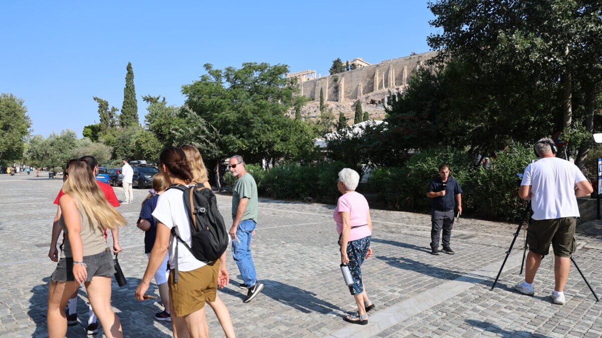 Ακρόπολη: Με ποινικό παρελθόν ο 60χρονος που επιτέθηκε με μαχαίρι σε τουρίστες και είχε νοσηλευτεί σε ψυχιατρική κλινική 1 Ακρόπολη: Με ποινικό παρελθόν ο 60χρονος που επιτέθηκε με μαχαίρι σε τουρίστες και είχε νοσηλευτεί σε ψυχιατρική κλινική