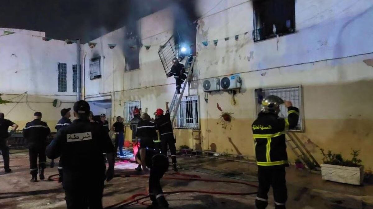 Τραγωδία στην Αλγερία: 11 νεκροί και 19 τραυματίες από φωτιά σε ορφανοτροφείο 1 Τραγωδία στην Αλγερία: 11 νεκροί και 19 τραυματίες από φωτιά σε ορφανοτροφείο