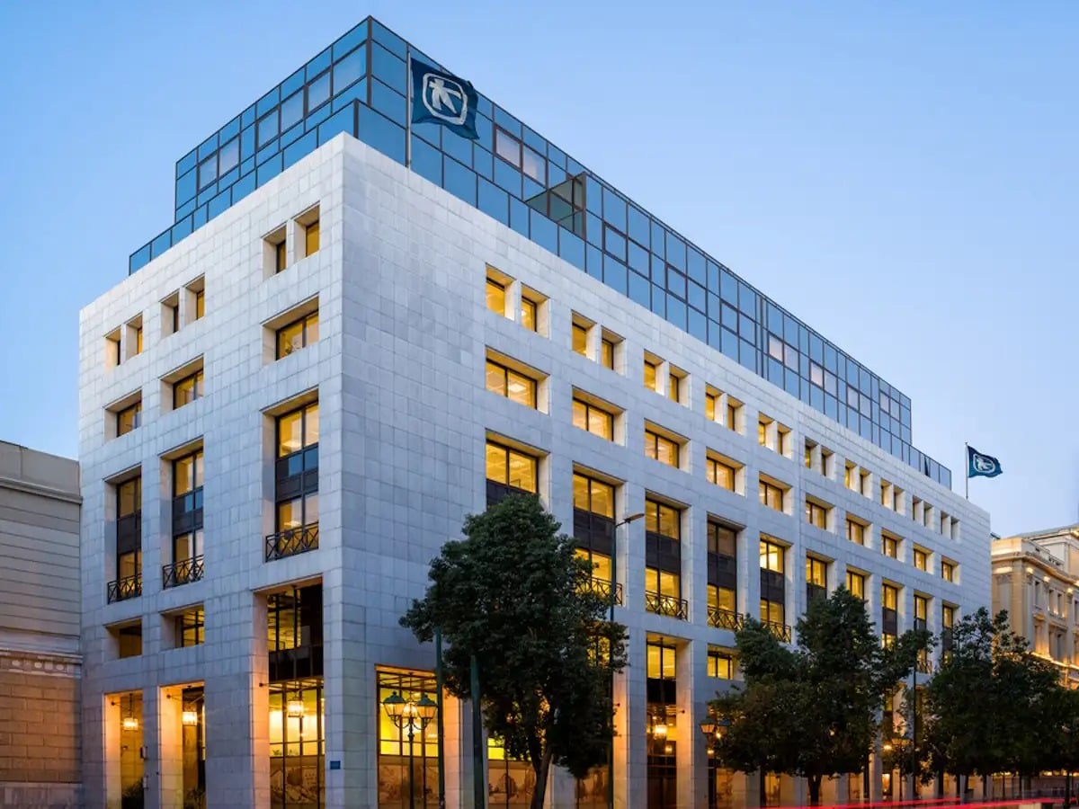 Alpha Bank: Κέρδη σχεδόν μισού δισ. ευρώ το α΄ 6μηνο – Πρόβλεψη για κέρδη ανά μετοχή στα 0,41 ευρώ