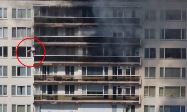 Αμβέρσα: Άνδρας έσωσε τον γείτονά του από το μπαλκόνι – Βίντεο