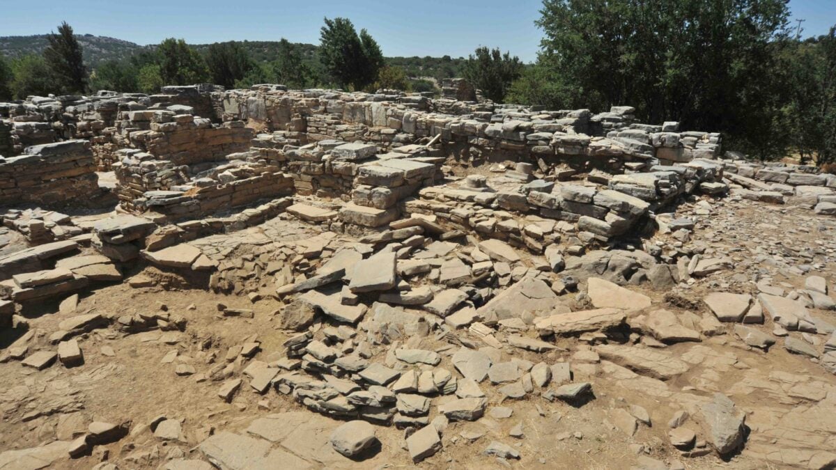Αρχαίο ιατρικό εργαλείο για αφαίρεση πέτρας από την ουροδόχο κύστη ανακαλύφθηκε στην αρχαία ελληνική πόλη Ηράκλεια Σιντική 1 Αρχαίο ιατρικό εργαλείο για αφαίρεση πέτρας από την ουροδόχο κύστη ανακαλύφθηκε στην αρχαία ελληνική πόλη Ηράκλεια Σιντική