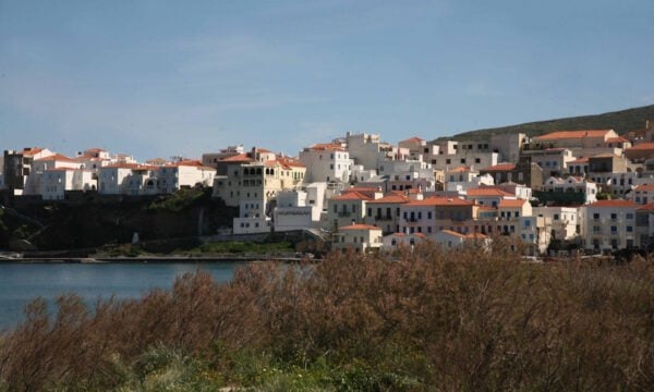 Άνδρας ξεψύχησε στο πλοίο για την Άνδρο