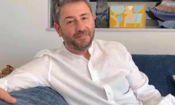 Νίκος Ανδρουλάκης: Βίντεο στο TikTok με ποδοσφαιρικό challenge μνήμης – «Θυμάστε και εσείς τον Λέτσκοφ;»