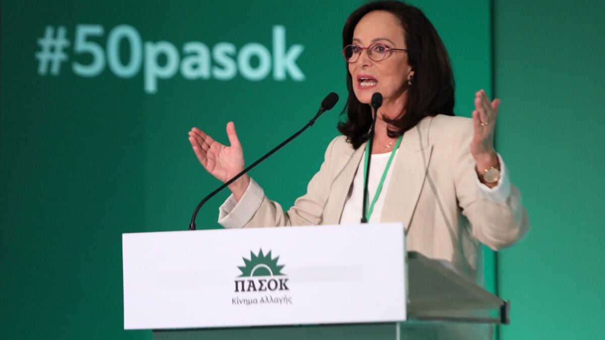 Διαμαντοπούλου για Τσίπρα: «Να απαντήσει ποιος πληρώνει το κόμμα του, το ινστιτούτο και την καμπάνια του» 1 Διαμαντοπούλου για Τσίπρα: «Να απαντήσει ποιος πληρώνει το κόμμα του, το ινστιτούτο και την καμπάνια του»