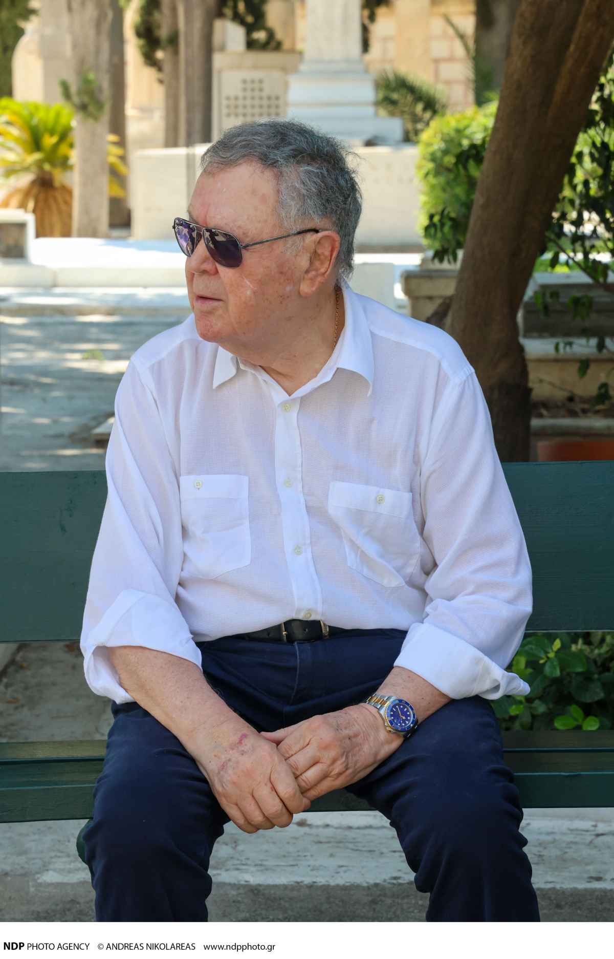 Μνημόσυνο Αλίκης Βουγιουκλάκη: Ράκος ο αδερφός της, Αντώνης – Οι επώνυμοι που έδωσαν το «παρών» και η ηχηρή απουσία 22 Αντώνης Βουγιουκλάκης