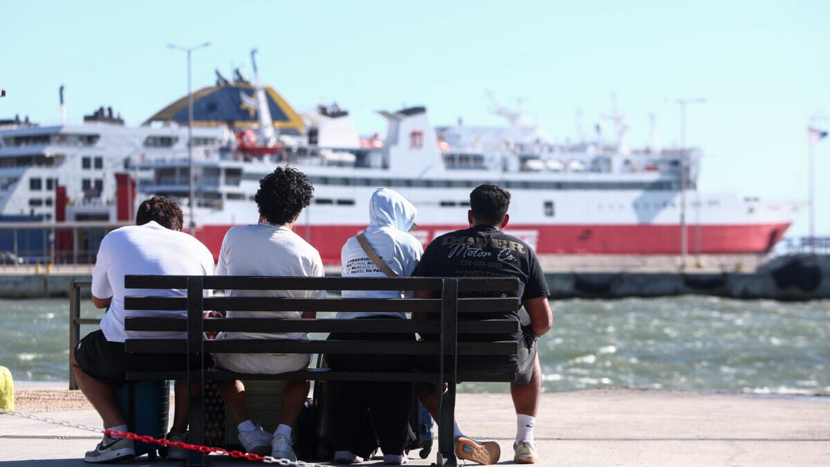 Άρση απαγορευτικού: Κανονικά τα δρομολόγια πλοίων από Πειραιά, Ραφήνα και Λαύριο 1 Άρση απαγορευτικού: Κανονικά τα δρομολόγια πλοίων από Πειραιά, Ραφήνα και Λαύριο