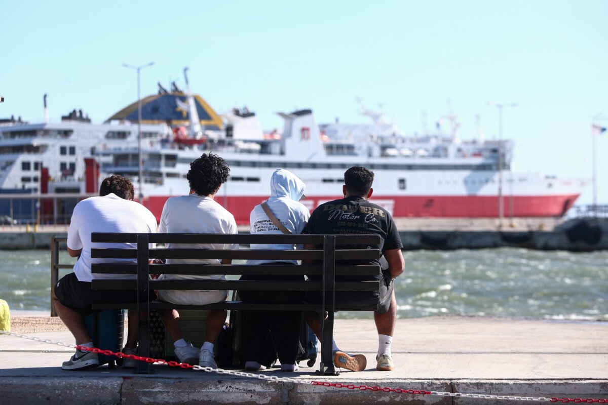 Άρση απαγορευτικού: Κανονικά τα δρομολόγια πλοίων από Πειραιά, Ραφήνα και Λαύριο