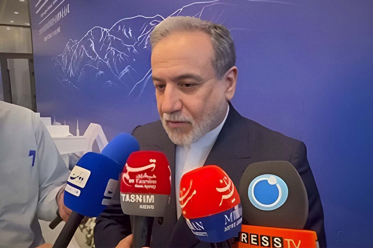 Αραγτσί: Το Ιράν δεν υποκύπτει σε πιέσεις και δεν φοβάται κανέναν