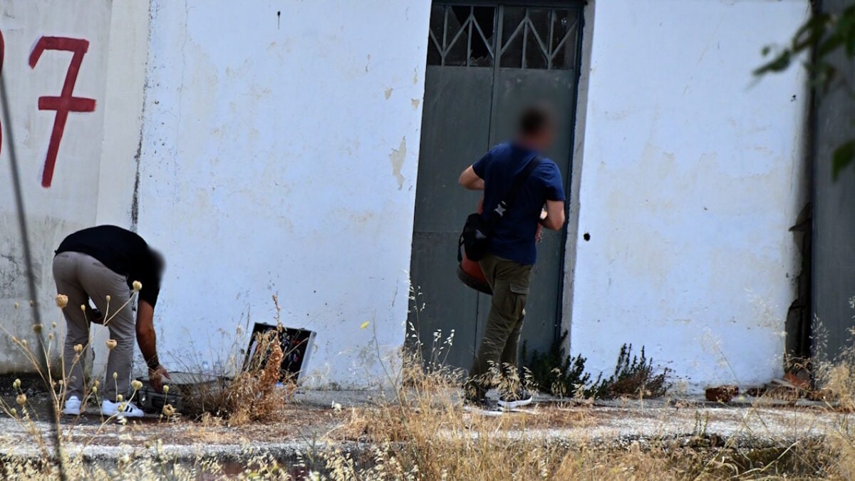Άργος: Συγκλονίζει η μητέρα του 20χρονου που δέχτηκε 13 σφαίρες από αστυνομικούς – «Τον σκοτώσανε, με μηχανήματα λειτουργεί το σώμα του» 1 Άργος: Συγκλονίζει η μητέρα του 20χρονου που δέχτηκε 13 σφαίρες από αστυνομικούς – «Τον σκοτώσανε, με μηχανήματα λειτουργεί το σώμα του»