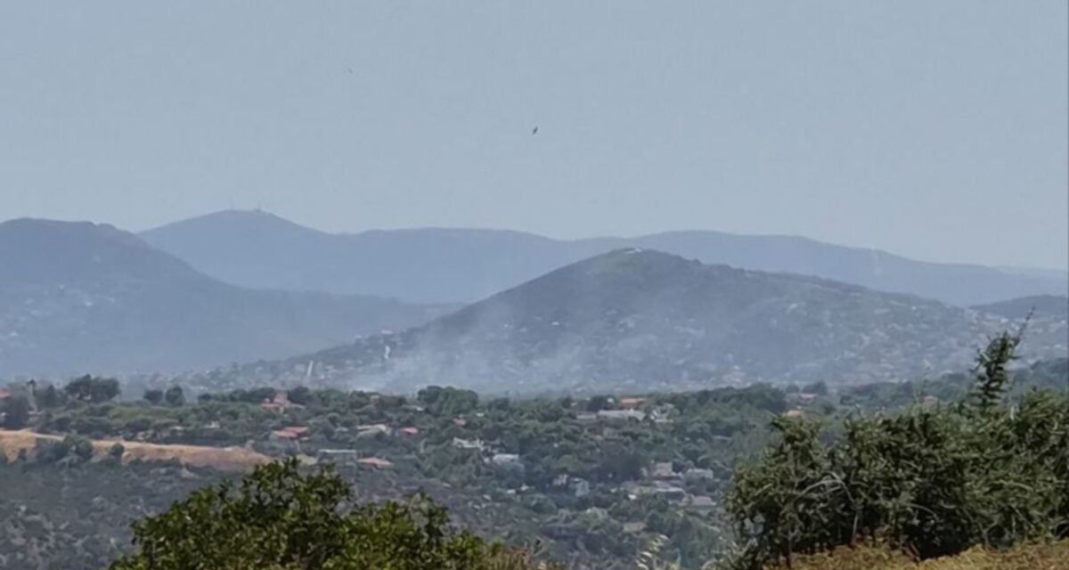 Φωτιά στην Αρτέμιδα – Αεροσκάφη σηκώθηκαν