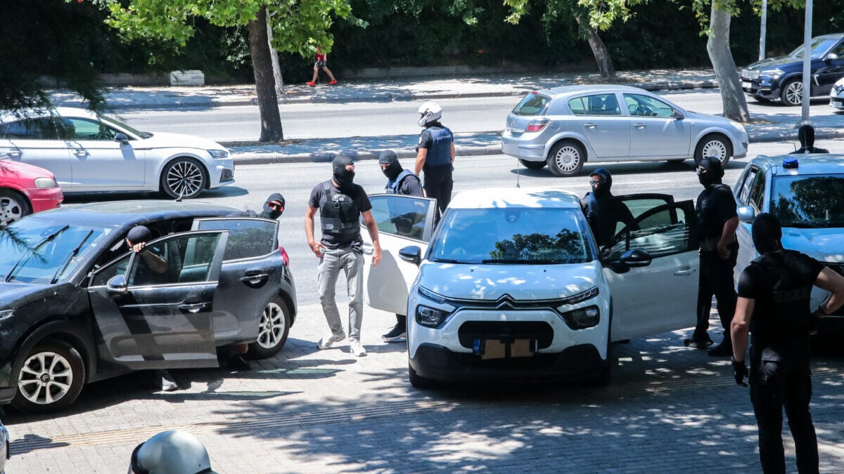 Θεσσαλονίκη: Ποινική δίωξη στους δύο συλληφθέντες για τα επεισόδια στα δικαστήρια 1 Θεσσαλονίκη: Ποινική δίωξη στους δύο συλληφθέντες για τα επεισόδια στα δικαστήρια