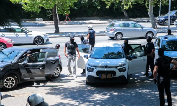 Θεσσαλονίκη: Ποινική δίωξη στους δύο συλληφθέντες για τα επεισόδια στα δικαστήρια