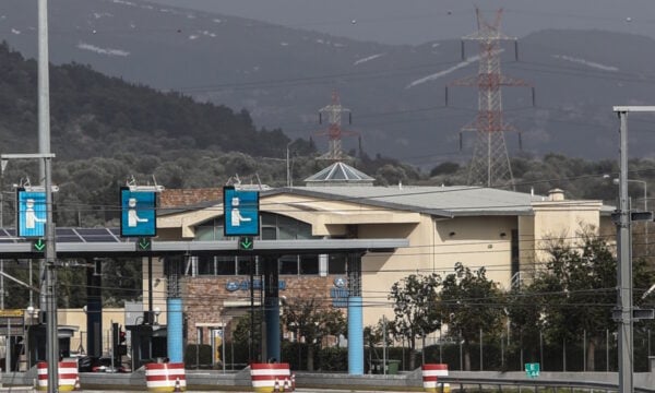 ΓΕΚ ΤΕΡΝΑ: Ημερήσια κίνηση της Αττικής Οδού αυξήθηκε 2,4% το α’ εξάμηνο