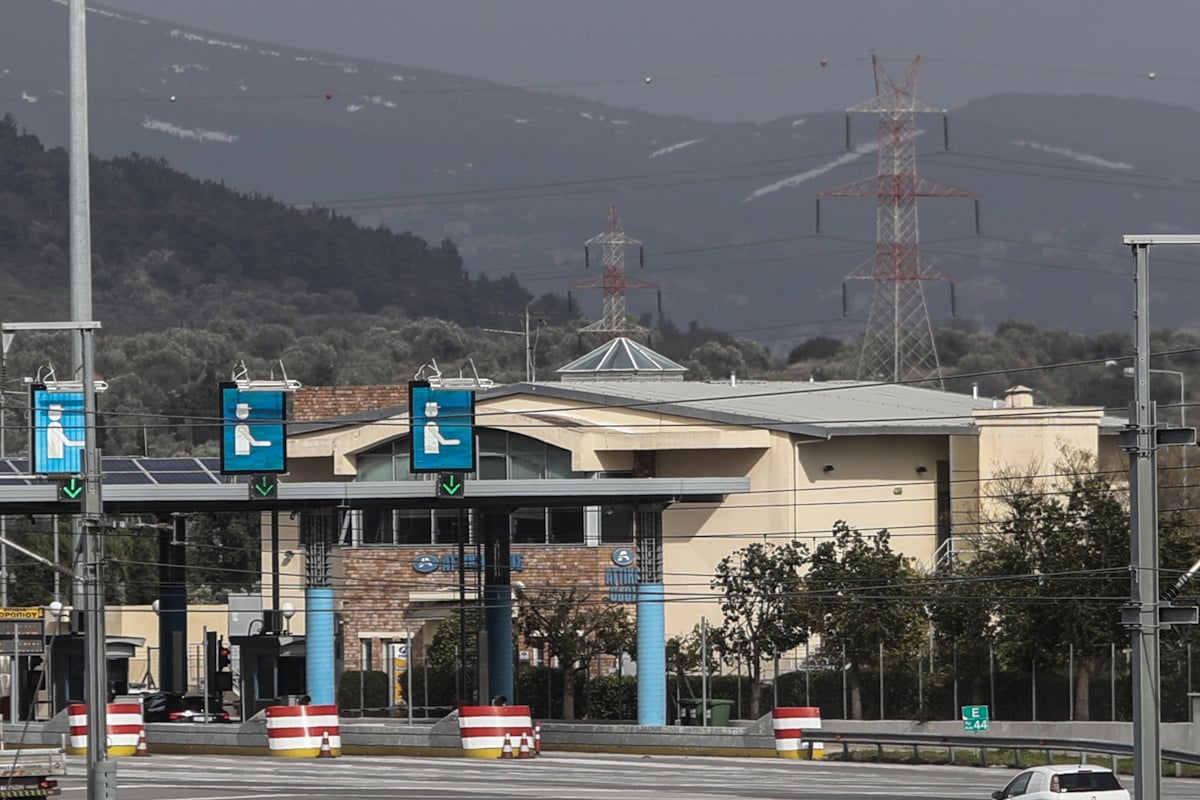 ΓΕΚ ΤΕΡΝΑ: Ημερήσια κίνηση της Αττικής Οδού αυξήθηκε 2,4% το α’ εξάμηνο