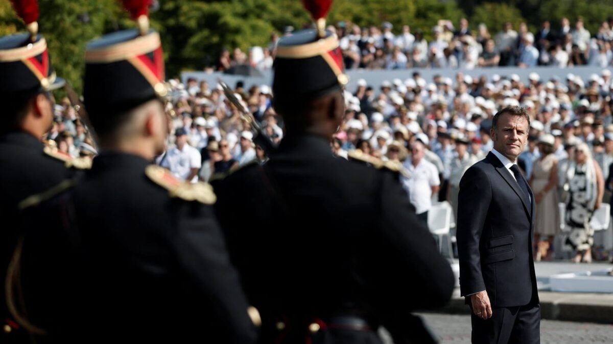 Ημέρα της Βαστίλης: Μακρόν στην XXL παρέλαση στο Παρίσι – Μήνυμα ισχύος για την «ευρωπαϊκή αφύπνιση» 5 Ημέρα της Βαστίλης: Μακρόν στην XXL παρέλαση στο Παρίσι – Μήνυμα ισχύος για την «ευρωπαϊκή αφύπνιση»