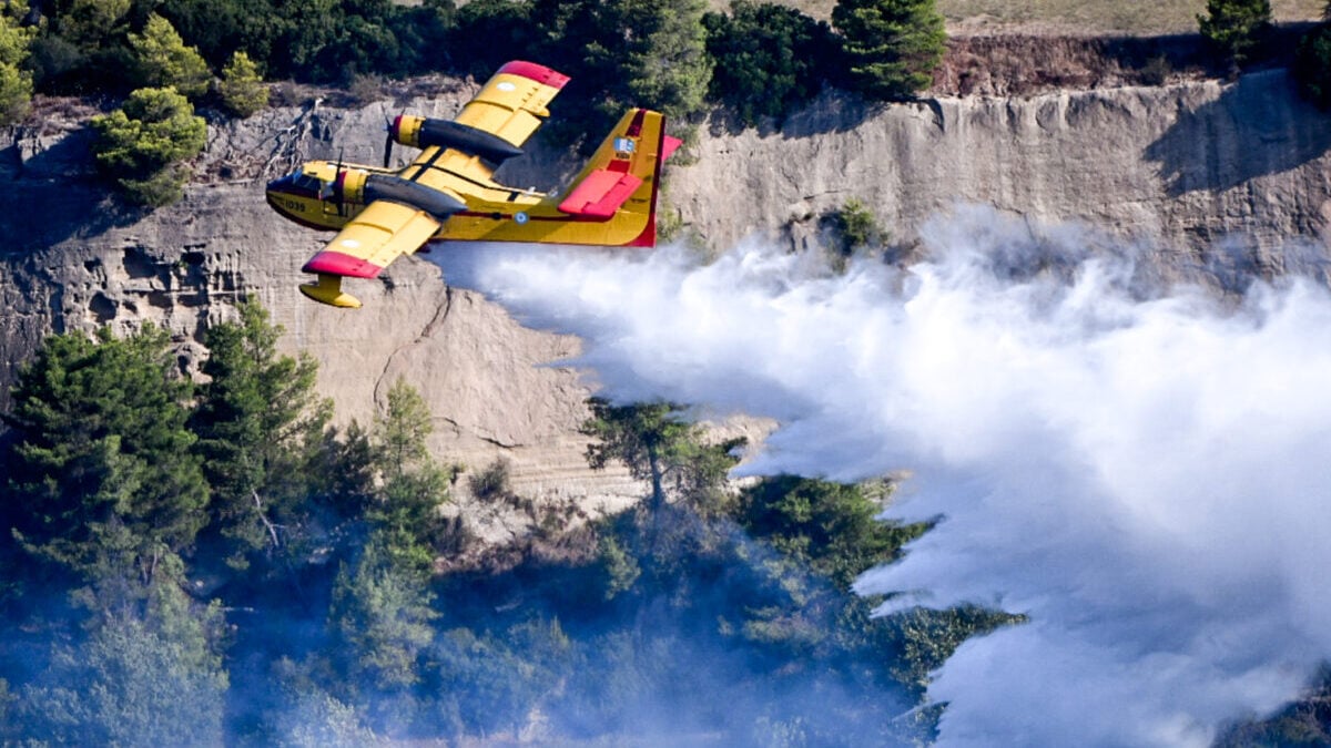 Ισπανία: Η Ελλάδα συνδράμει με δύο Canadair στην κατάσβεση των πυρκαγιών 1 Ισπανία: Η Ελλάδα συνδράμει με δύο Canadair στην κατάσβεση των πυρκαγιών