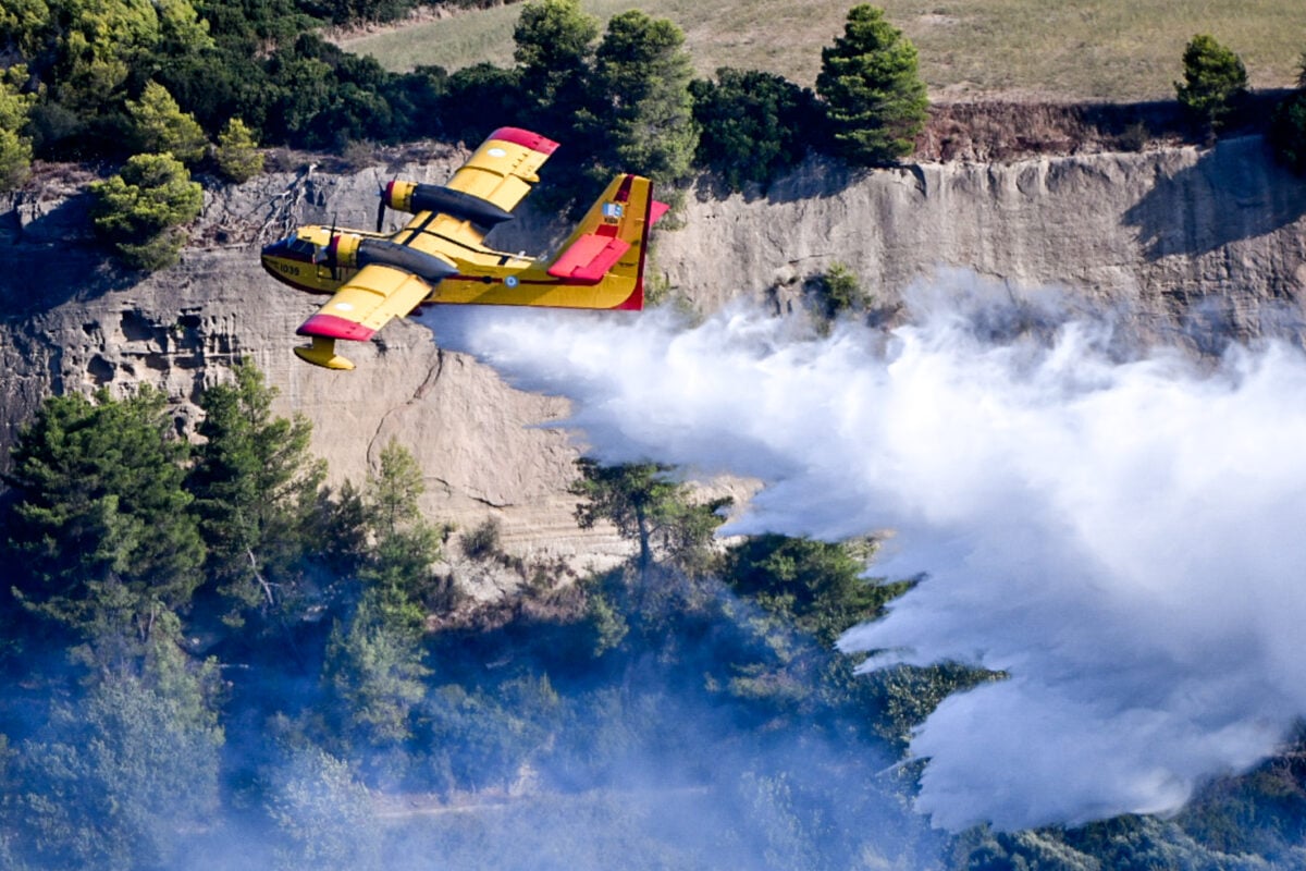 Ισπανία: Η Ελλάδα συνδράμει με δύο Canadair στην κατάσβεση των πυρκαγιών