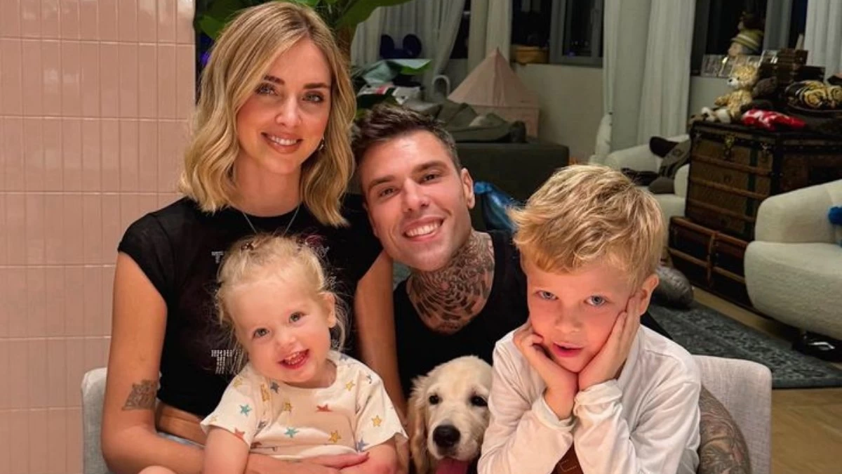 Baby boom στην showbiz: Γνωστός τραγουδιστής έγινε μπαμπάς για 3η φορά – Πρώτες φωτογραφίες από το μαιευτήριο 21 «Σταμάτα πια να προκαλείς!», «Κι άλλοι πεινάνε έξω» - Φωτογραφίες από το νέο σπίτι της Κιάρα Φεράνι στην Ιταλία που εξόργισαν το διαδίκτυο