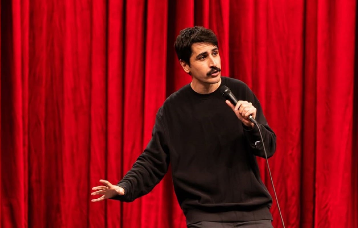 Τουρκία: Στη φυλακή ο γνωστός stand-up κωμικός που συνελήφθη για προσβολή του Ισλάμ και του Ερντογάν – «Δεν είχα πρόθεση να προσβάλω κανέναν»