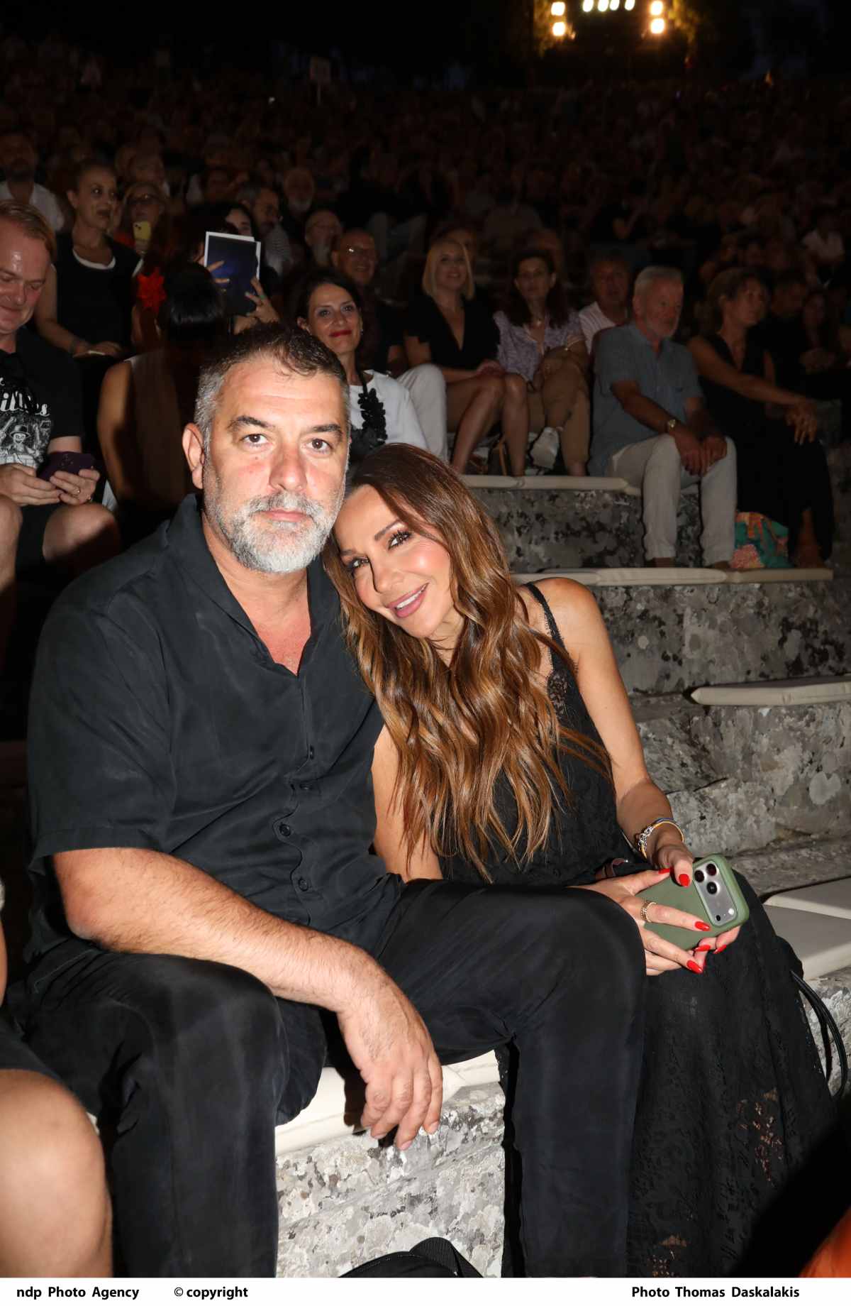 Δέσποινα Βανδή και Βασίλης Μπισμπίκης: Πού βρέθηκαν μαζί – Οι τρυφερές στιγμές σε έξοδό τους (Φωτογραφίες) 11 Βασίλης Μπισμπίκης, Δέσποινα Βανδή