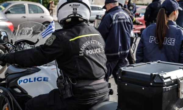 Νέα Σμύρνη: Συνελήφθη γνωστός τράπερ μετά από καταδίωξη – Είχε πάνω του κατσαβίδι