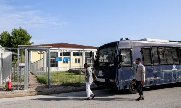 Δίκη για τα Τέμπη: Δικηγόροι κατηγορούμενων διαφωνούν με εισαγγελική πρόταση για απόρριψη αιτημάτων αναβολής της δίκης
