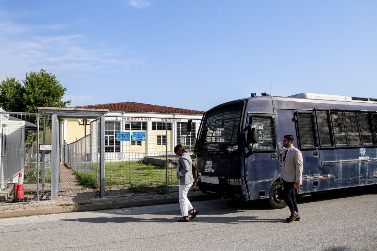 Δίκη για τα Τέμπη: Δικηγόροι κατηγορούμενων διαφωνούν με εισαγγελική πρόταση για απόρριψη αιτημάτων αναβολής της δίκης