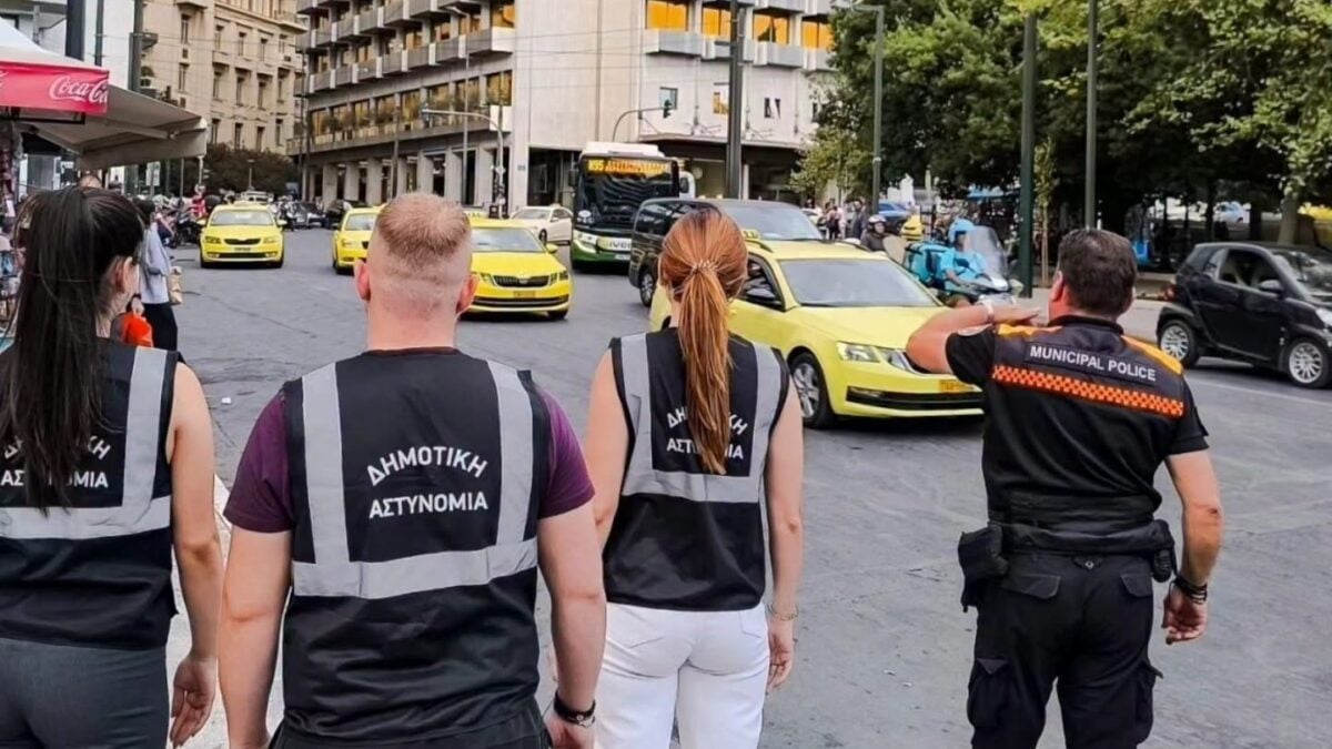 Χάρης Δούκας: Οι νέοι δημοτικοί αστυνομικοί βγαίνουν στους δρόμους της Αθήνας – Φωτογραφίες 1 Χάρης Δούκας: Οι νέοι δημοτικοί αστυνομικοί βγαίνουν στους δρόμους της Αθήνας – Φωτογραφίες