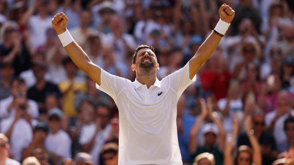 Νόβακ Τζόκοβιτς έγραψε ιστορία στο Wimbledon, ισοφαρίζοντας τον Ρότζερ Φέντερερ 1 Νόβακ Τζόκοβιτς έγραψε ιστορία στο Wimbledon, ισοφαρίζοντας τον Ρότζερ Φέντερερ