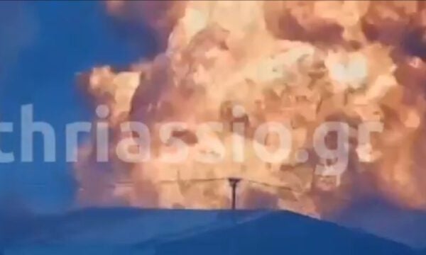 Ασπρόπυργος: Βίντεο ντοκουμέντο με την έκρηξη στο κατάστημα με τα ανταλλακτικά και τη φωτιά