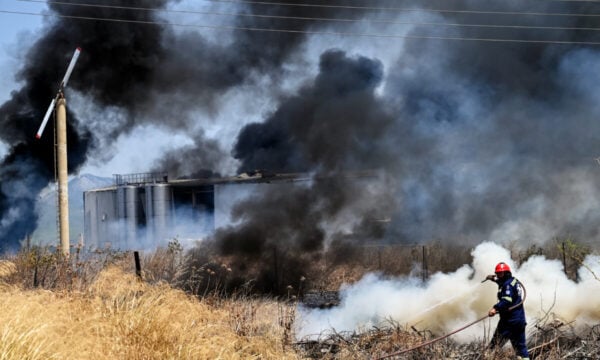 Κορινθία: Κενά ασφαλείας στο εργοστάσιο μετά τη φονική έκρηξη – Το βίντεο ντοκουμέντο και οι συλλήψεις