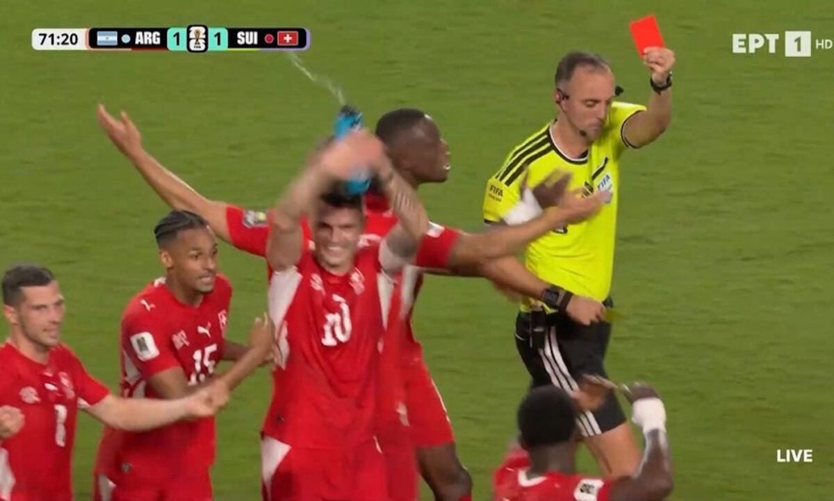 IFAB αλλάζει κανονισμό μετά την αποβολή του Εμπολό στο Αργεντινή – Ελβετία