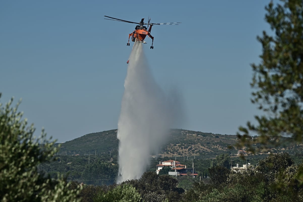 Θεσσαλονίκη: Δύο φωτιές στα Κουφάλια, σηκώθηκαν τρία εναέρια μέσα