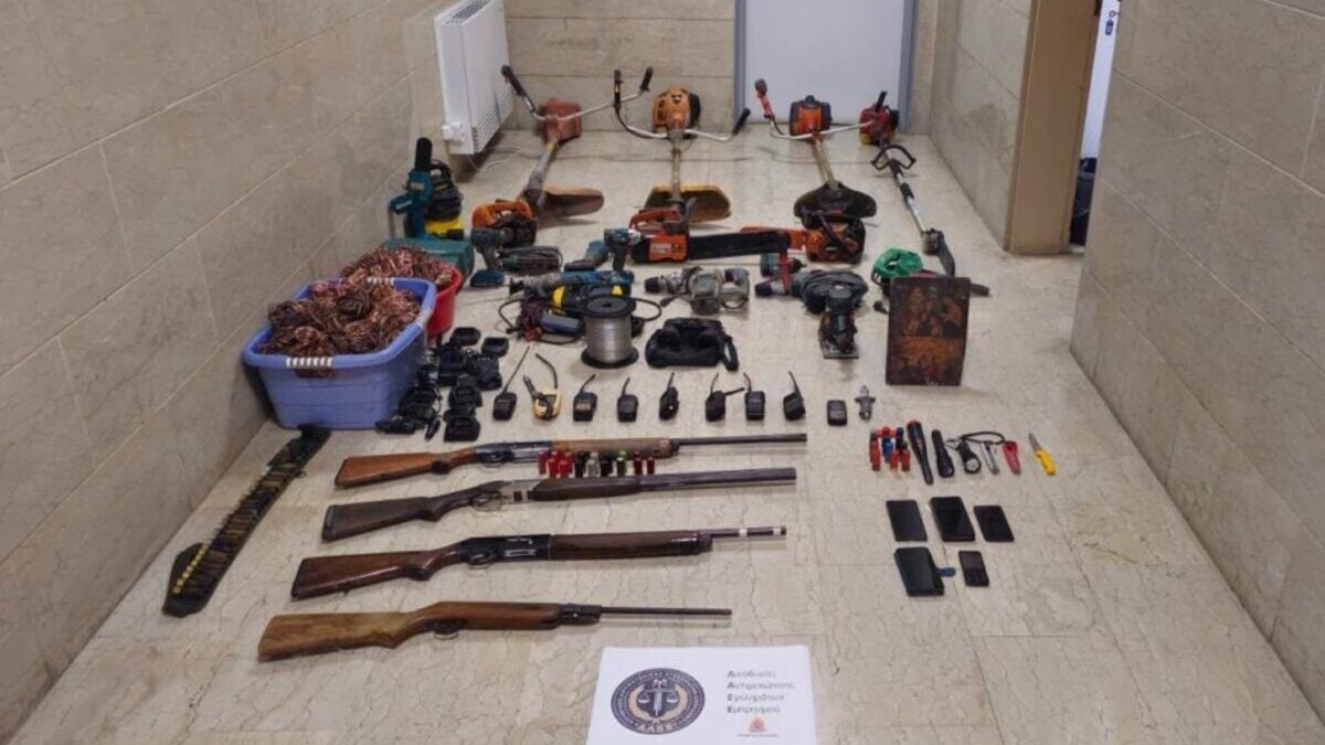 Μεσσηνία: Κοινοτάρχης, ο αδερφός του και ένας πυροσβέστης εκβίαζαν αγρότες και έβαζαν φωτιές 1 Μεσσηνία: Κοινοτάρχης, ο αδερφός του και ένας πυροσβέστης εκβίαζαν αγρότες και έβαζαν φωτιές