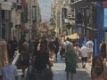 Θερινές εκπτώσεις: Πολύ αυξημένη η κίνηση στα ανοιχτά καταστήματα σε Ερμού και Αιόλου