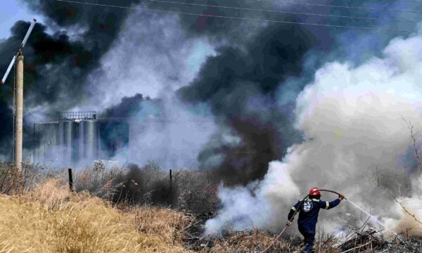 Πυροσβέστες στη φωτιά: Η απόδειξη γιατί είναι πραγματικοί ήρωες (Vid)