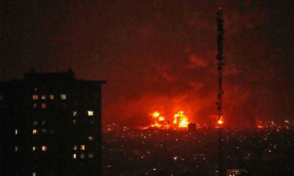Ισχυρή έκρηξη στο λιμάνι του Μπαντάρ Αμπάς, στο Ιράν