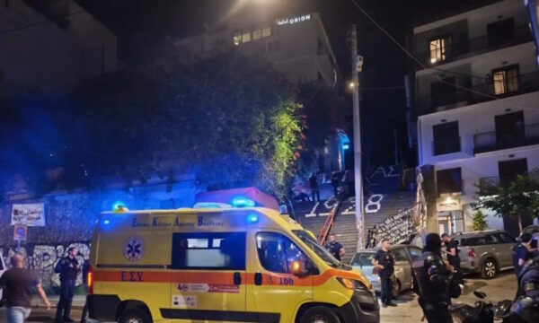 Εξάρχεια: Βίντεο με τον Τούρκο που συνελήφθη για τη δολοφονία του 25χρονου να πηγαίνει προς τον τόπο του εγκλήματος